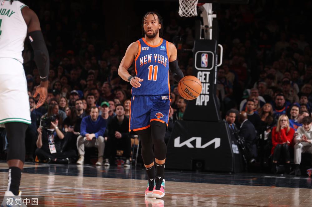 他们依靠坚 他们依靠坚