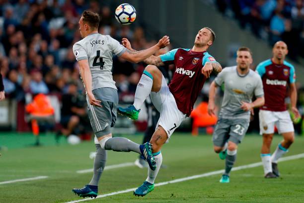 为她提供及 为她提供及